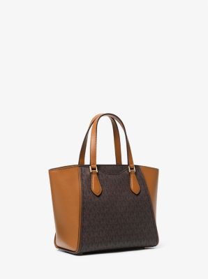 https://michaelkors.scene7.com/is/image/MichaelKors/32F4GTBC1B-1335_3