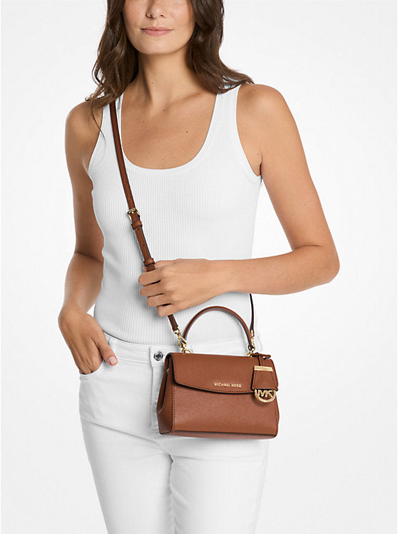 https://michaelkors.scene7.com/is/image/MichaelKors/32F5GAVC1L-0230_4?$large$