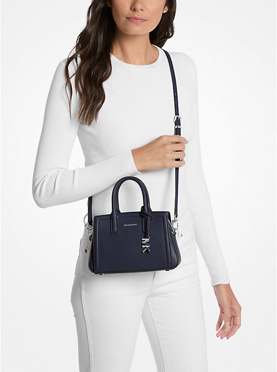 https://michaelkors.scene7.com/is/image/MichaelKors/32F5S9IC0L-9123_4?$large$