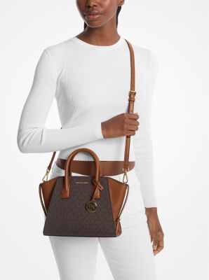 https://michaelkors.scene7.com/is/image/MichaelKors/35F4G4VS1B-0200_4